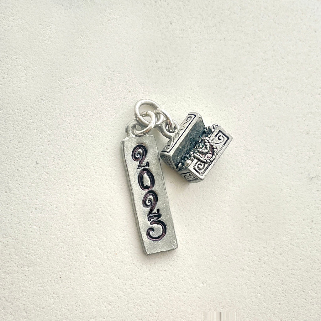 Sirens Annual Charm : Pre-order price