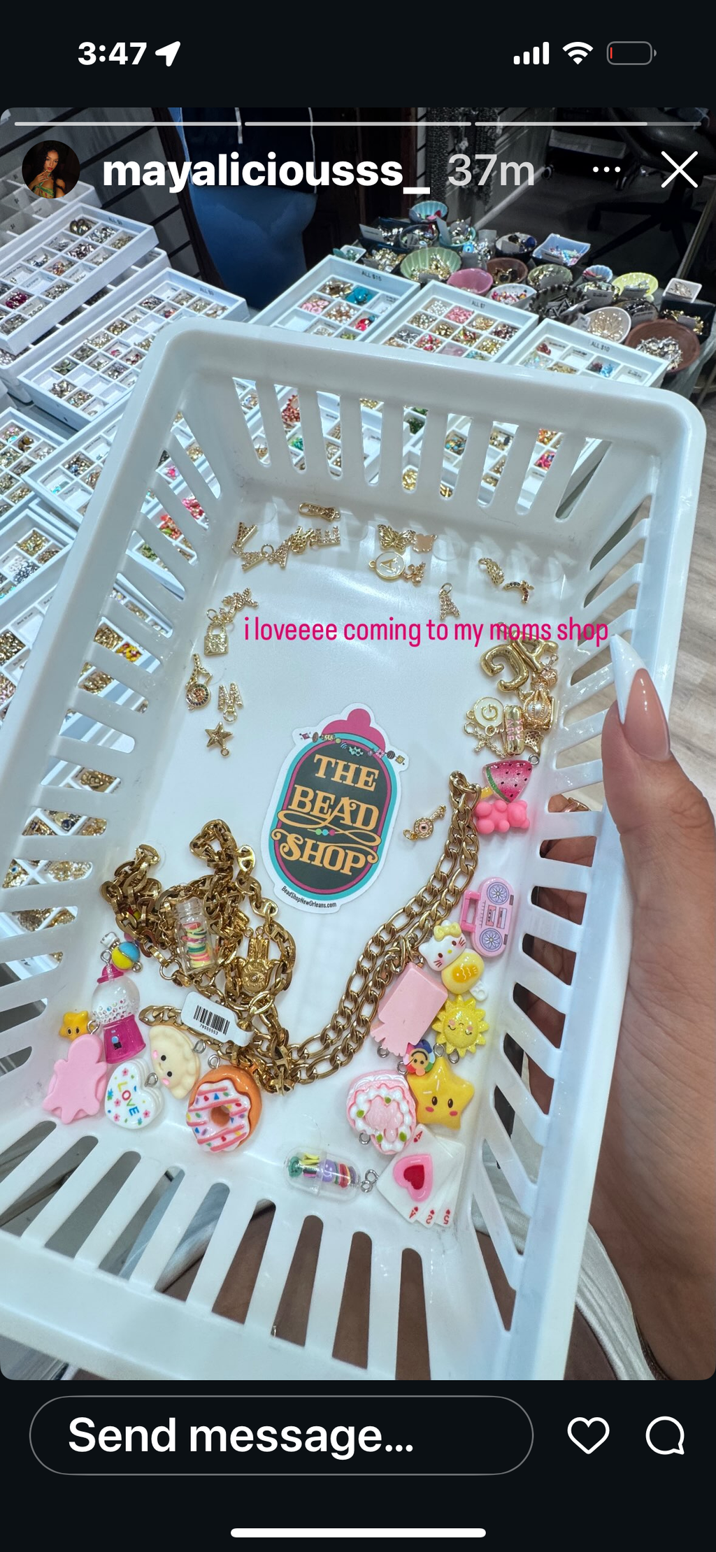 Custom name jewelry: The Amaya